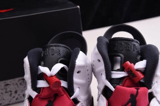 Bmlin JORDAN 'CARMINE' RETRO 6 AIR CT8529-106 2021 0811